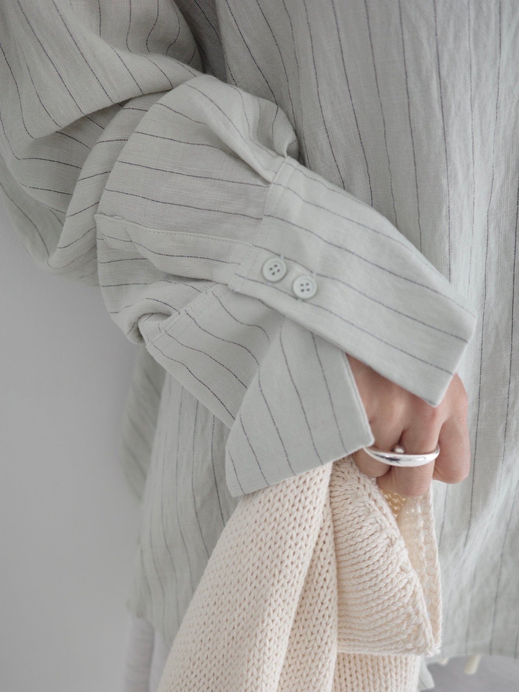 即完売！Eongul リネンストライプルーズシャツ　OLIVE TOPS – Eongul