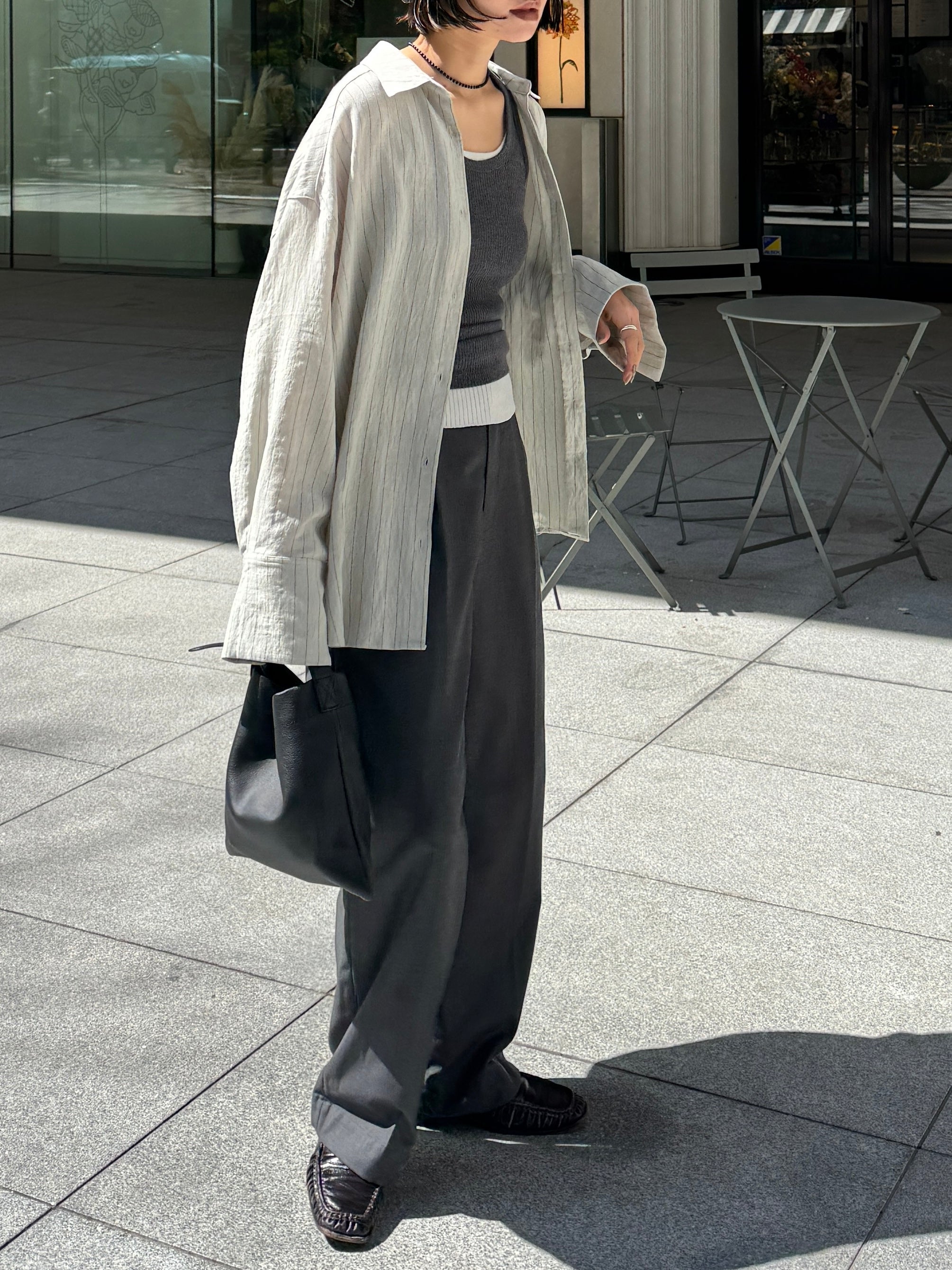 即完売！Eongul リネンストライプルーズシャツ　OLIVE Linen Striped Loose Shirt | Ëongul (ヨングル) official通販サイト