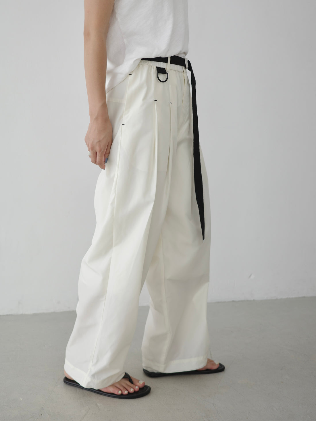 【PRE ORDER】Belted Design Tuck Pants (9月中旬〜9月下旬発送予定)