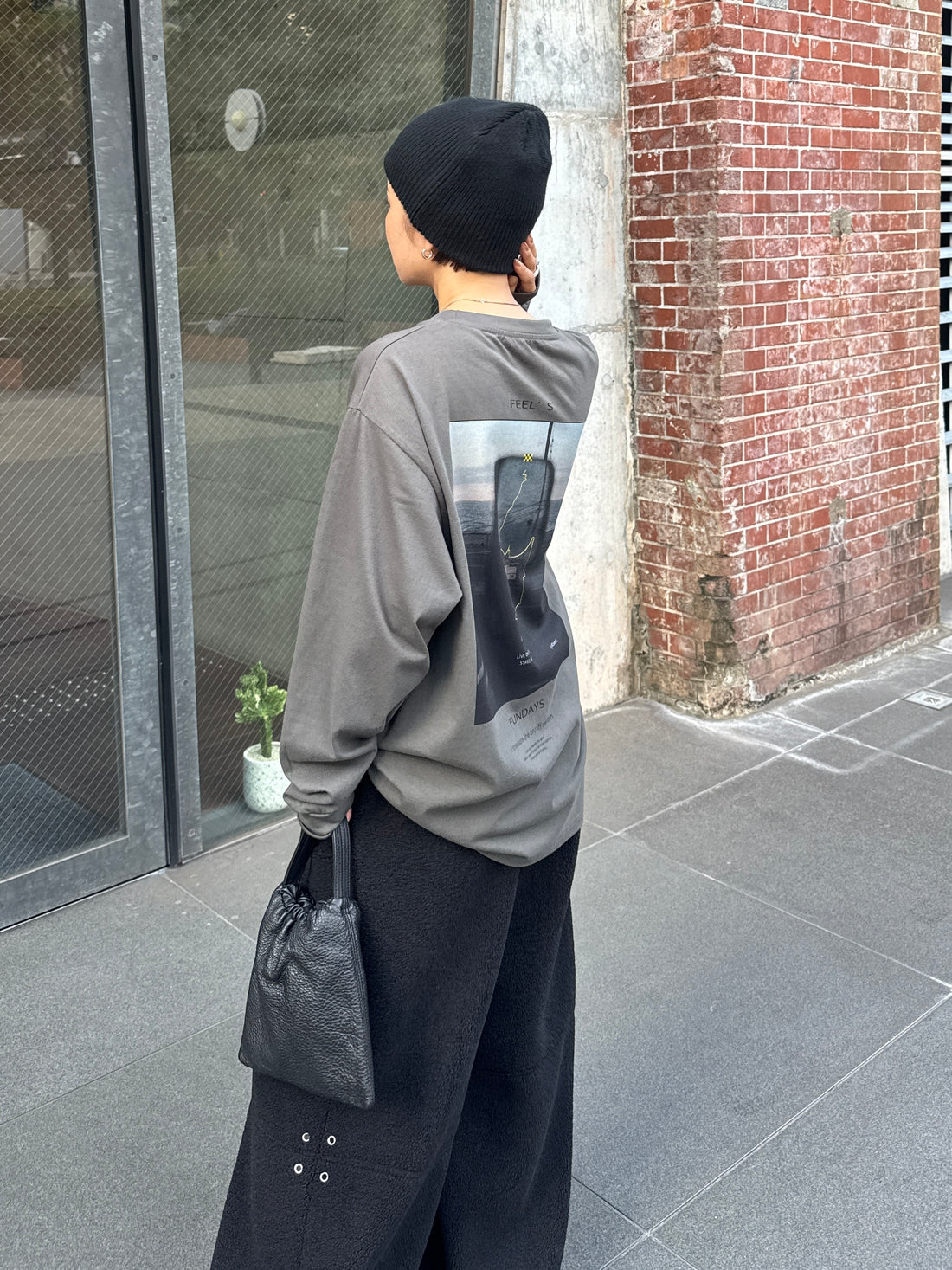 【PRE ORDER】FEEL'S Back Photo Long T-shirts(10月上旬〜10月中旬発送予定)