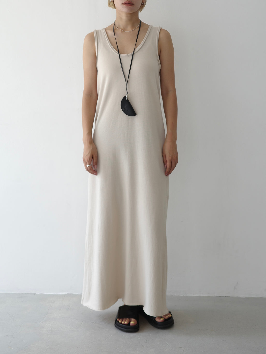 【PRE ORDER】Cut Out Sleeveless Dress(6月下旬〜7月上旬発送予定)