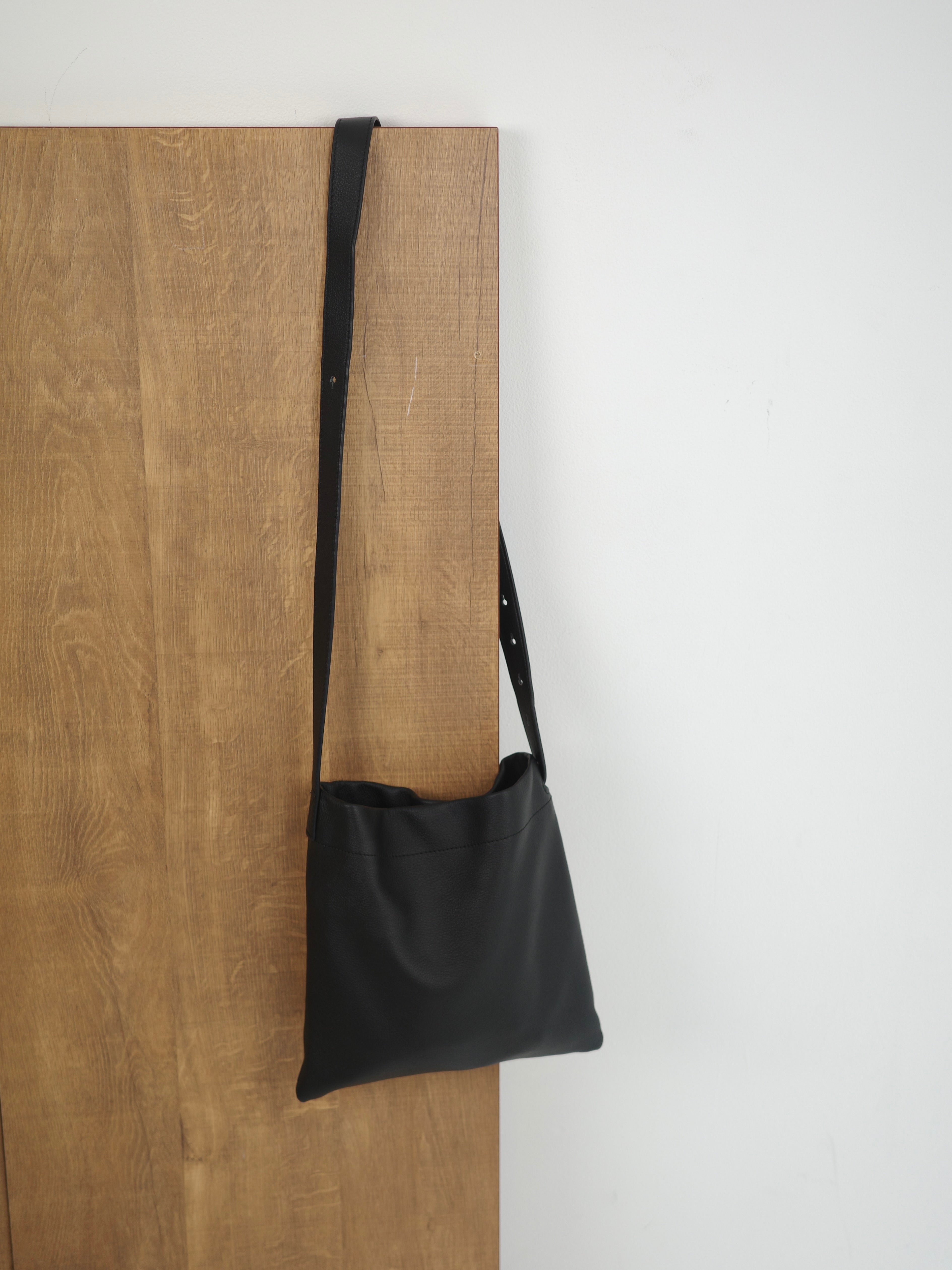 Manyway Leather Bag | Ëongul (ヨングル) official通販サイト – Eongul