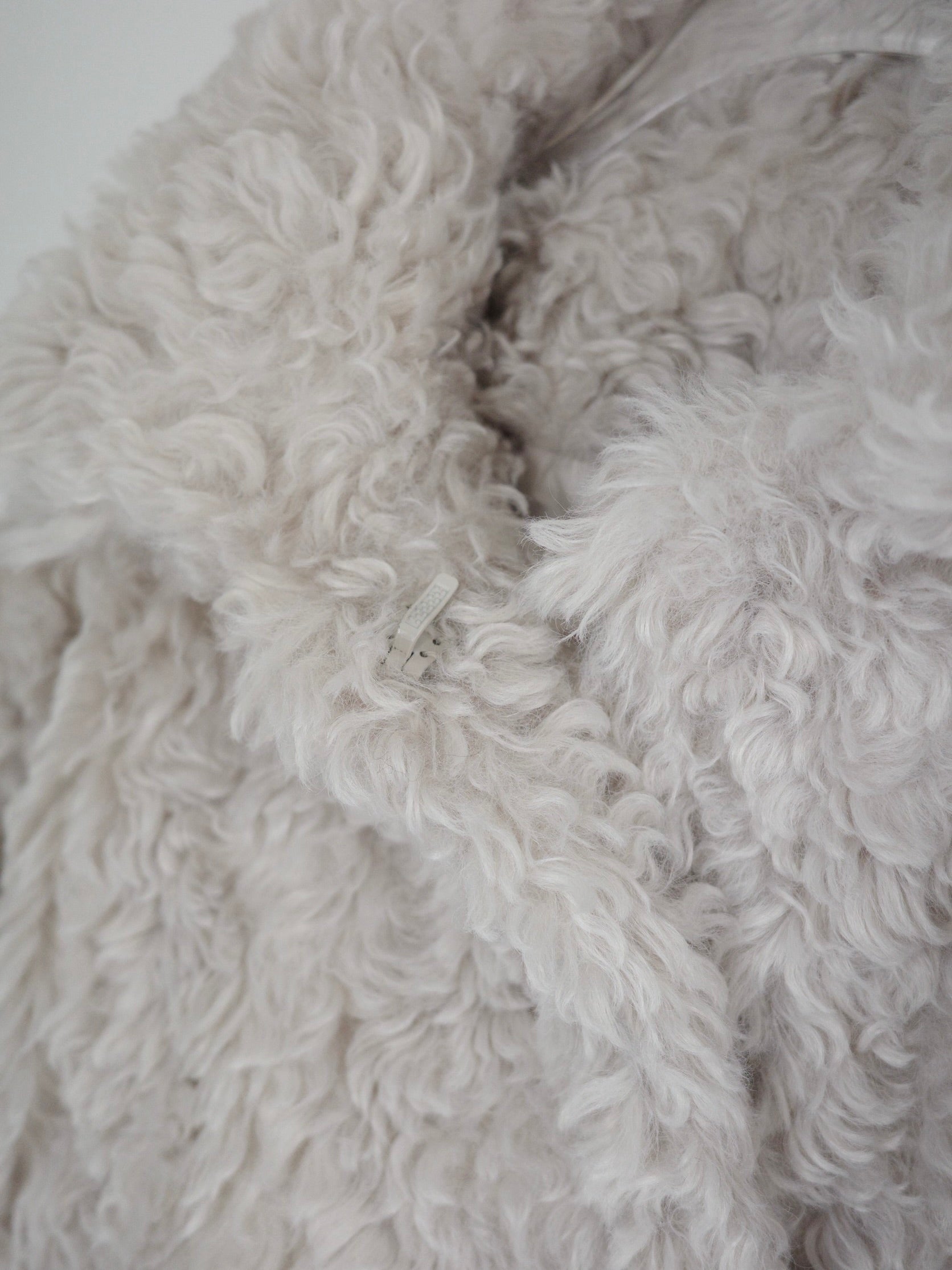 Curly Fur Coat | Ëongul (ヨングル) official通販サイト – Eongul
