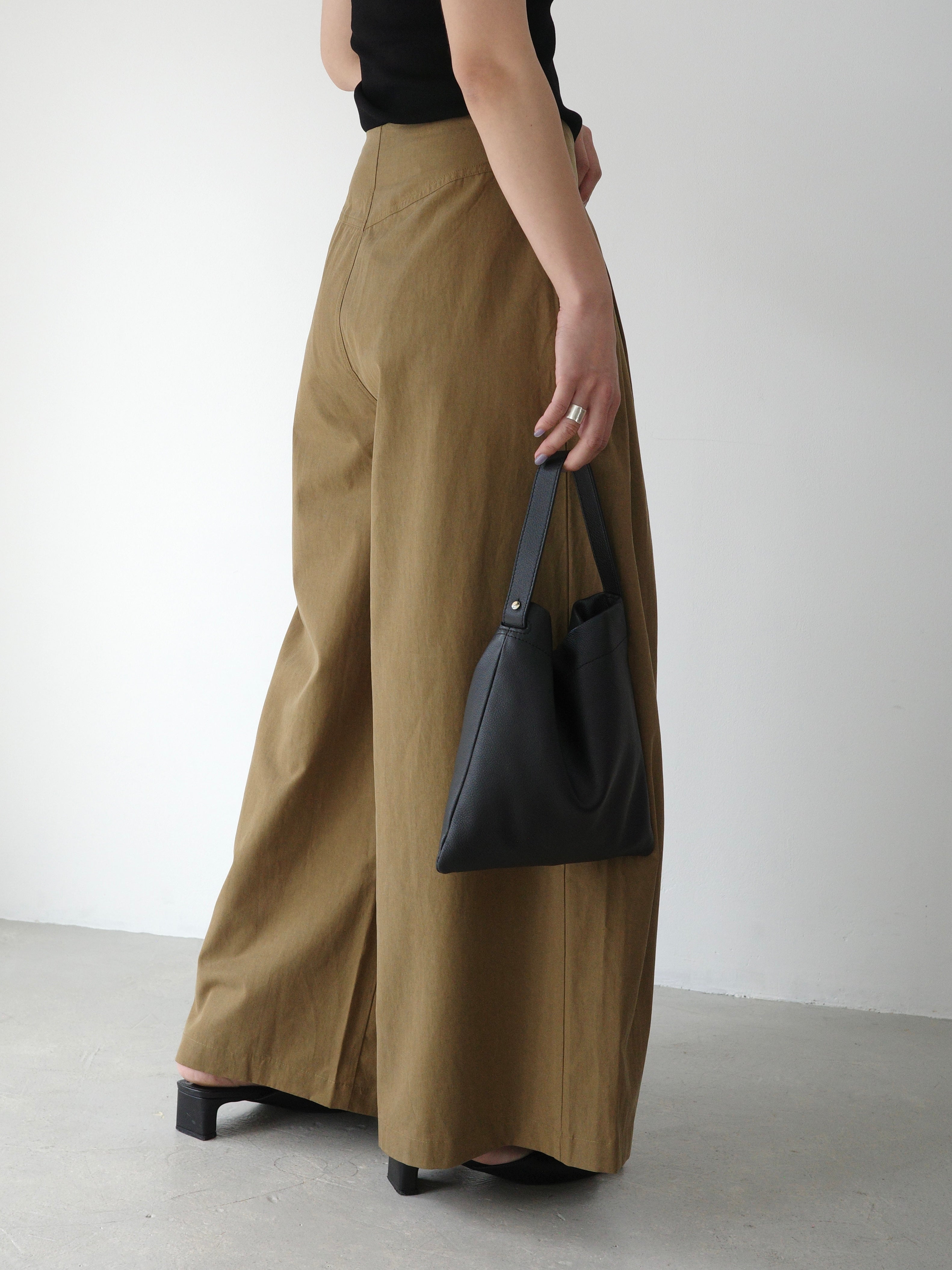 Eongul ヨングル Manyway Leather Bag Manyway Leather Bag | Ëongul (ヨングル) official通販サイト – Eongul