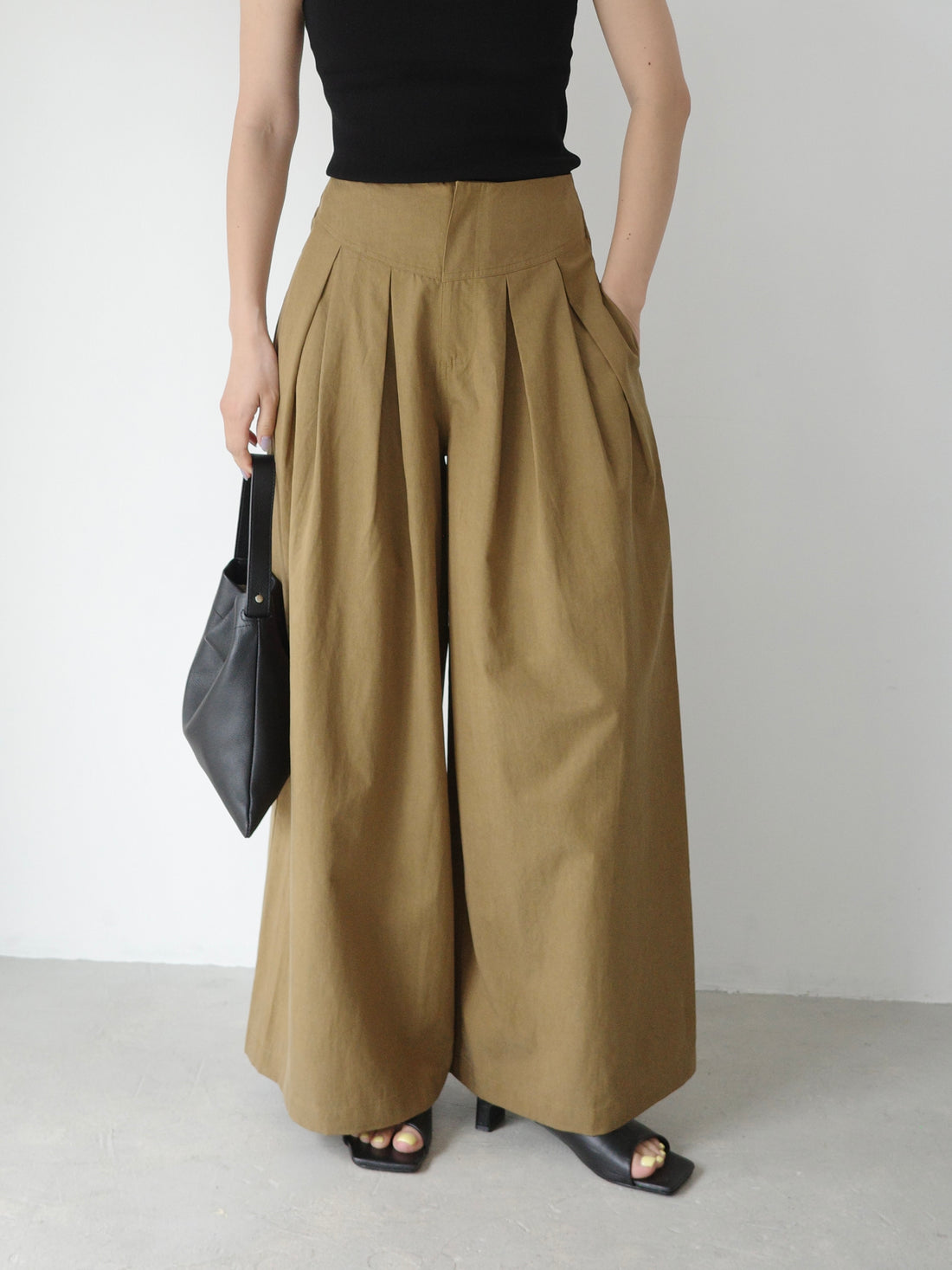 Drape Tuck Wide Pants