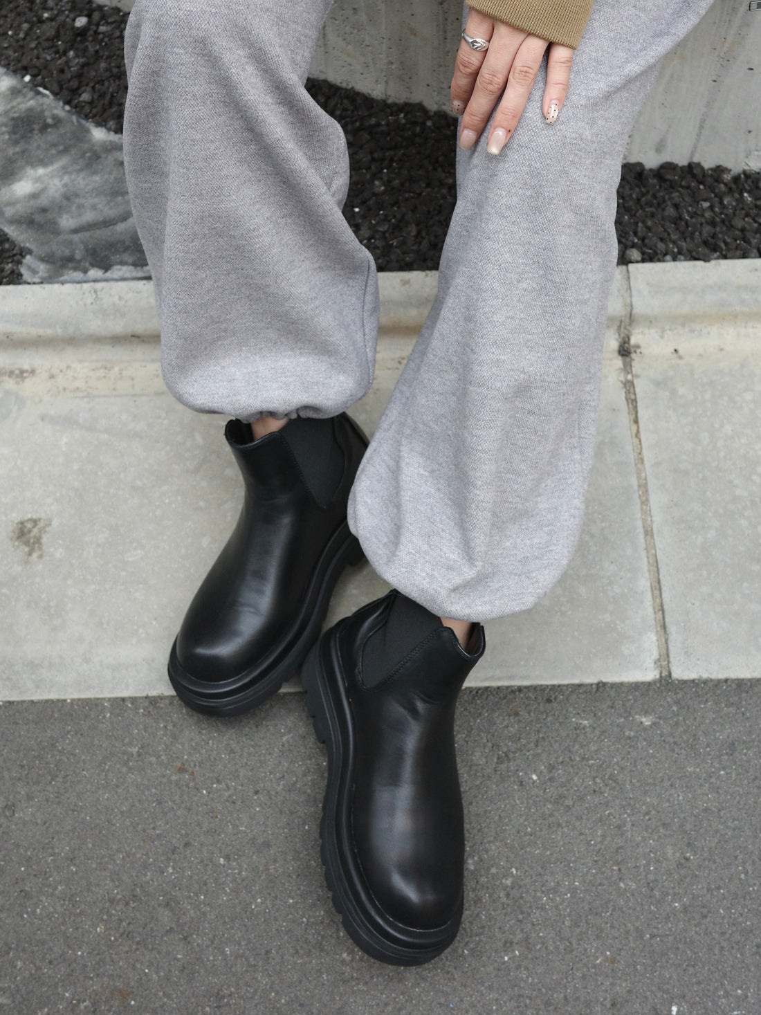 Volume Sole Side Gore Boots