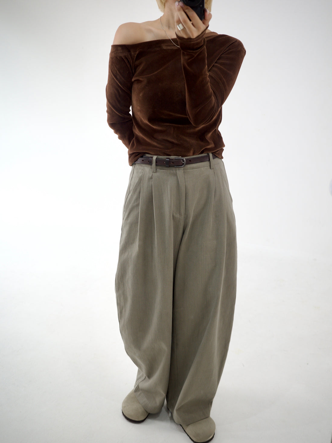 【PRE ORDER】Two Tuck Wide Leg Pants(10月中旬〜10月下旬発送予定)