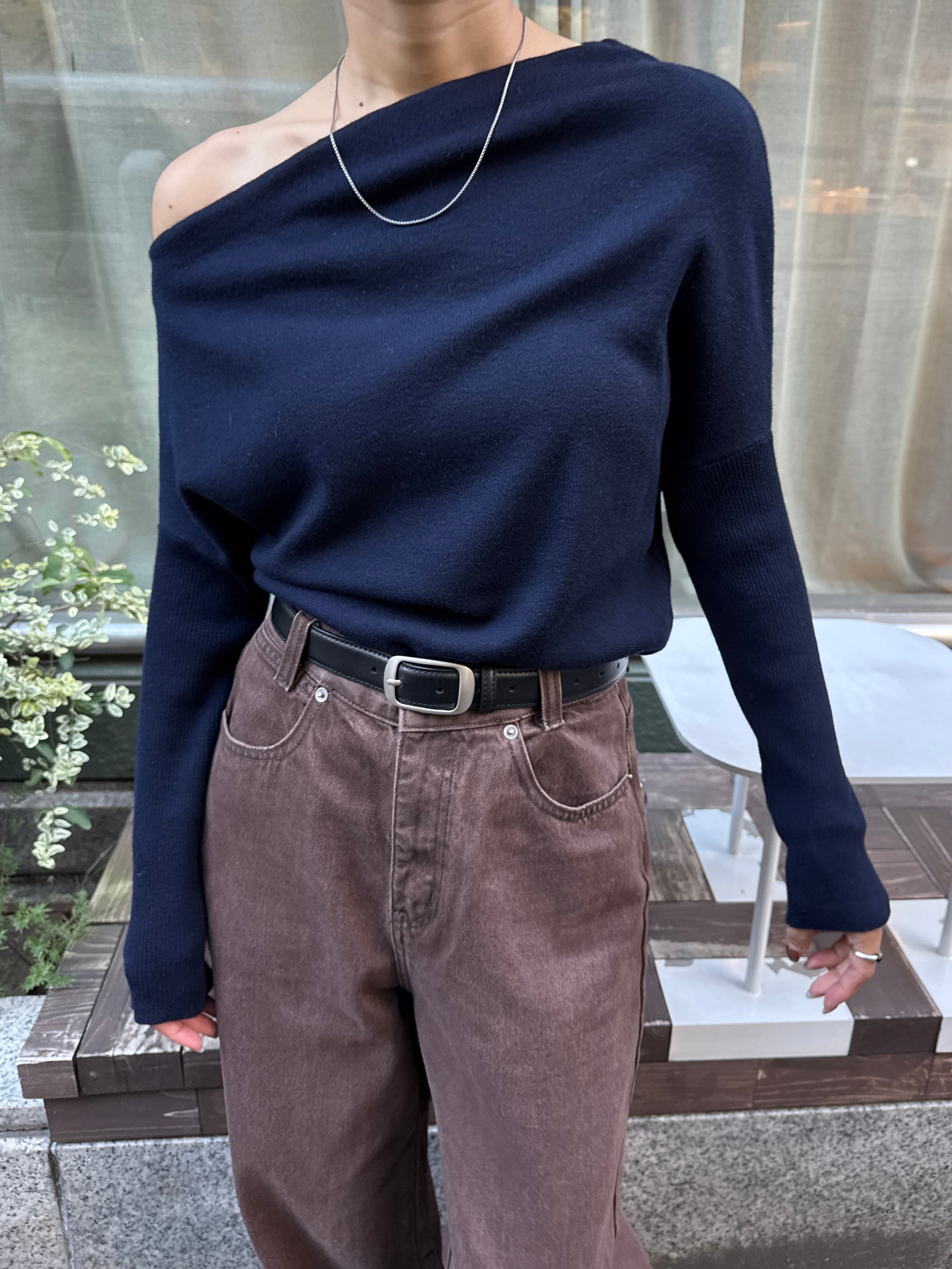 One Shoulder Design Knit | Ëongul (ヨングル) official通販サイト