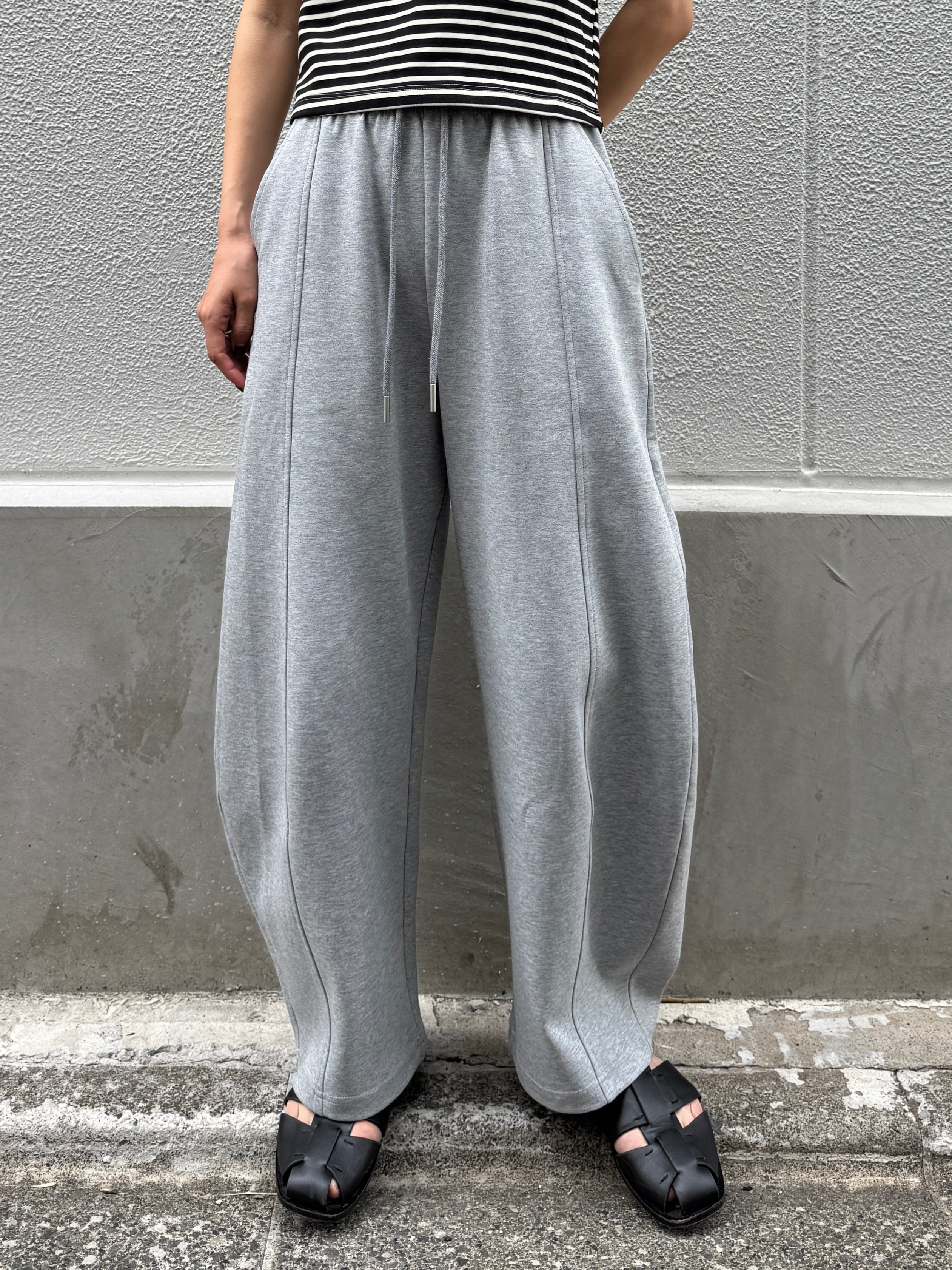 Curve Sweat Pants | Ëongul (ヨングル) official通販サイト